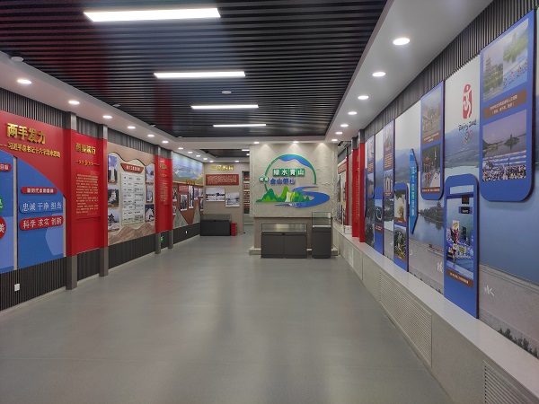 04十三陵水库展览馆展厅2.jpg