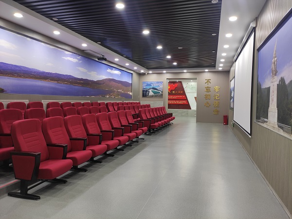 05十三陵水库展览馆影厅.jpg