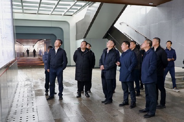 了解亮马河国际风情水岸建设情况.jpg