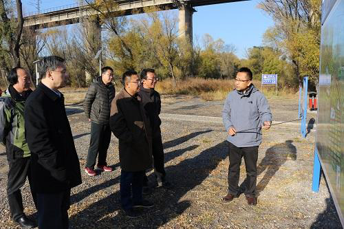 听取上游输水工作及八号桥湿地情况汇报.png 听取上游输水工作及八号桥湿地情况汇报.png