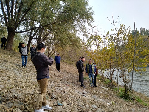 1检查坝河将府公园南侧河段.jpg 1检查坝河将府公园南侧河段.jpg