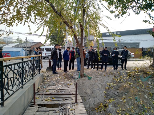 2检查大华窑排水沟东坝地区段.jpg 2检查大华窑排水沟东坝地区段.jpg