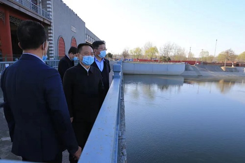 2在杨洼闸调研.jpg