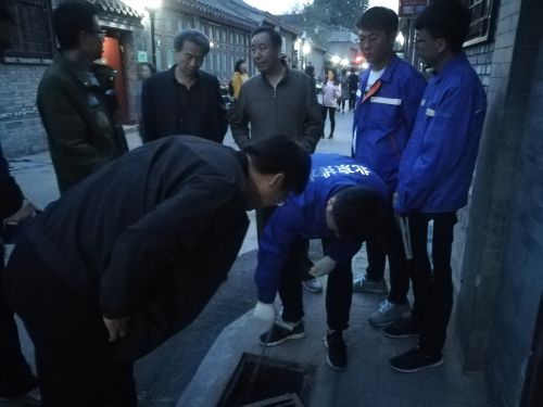 局领导带队开展清管行动专项执法检查1.jpg