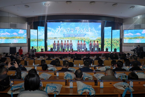 1活动现场.jpg 1活动现场.jpg